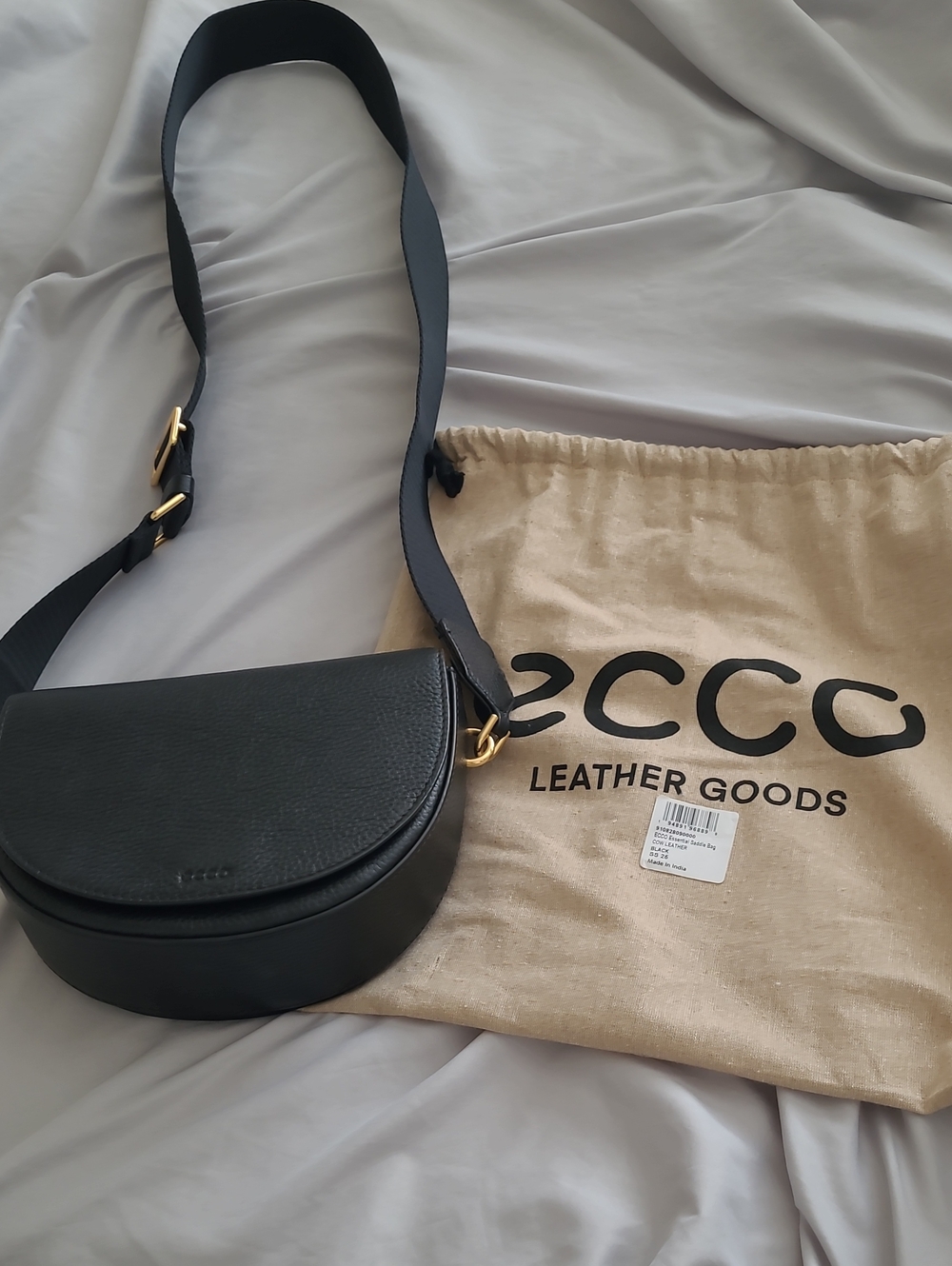 Ecco Black Leather Crossbody Saddle Purse with Gold Hardware Barely Used